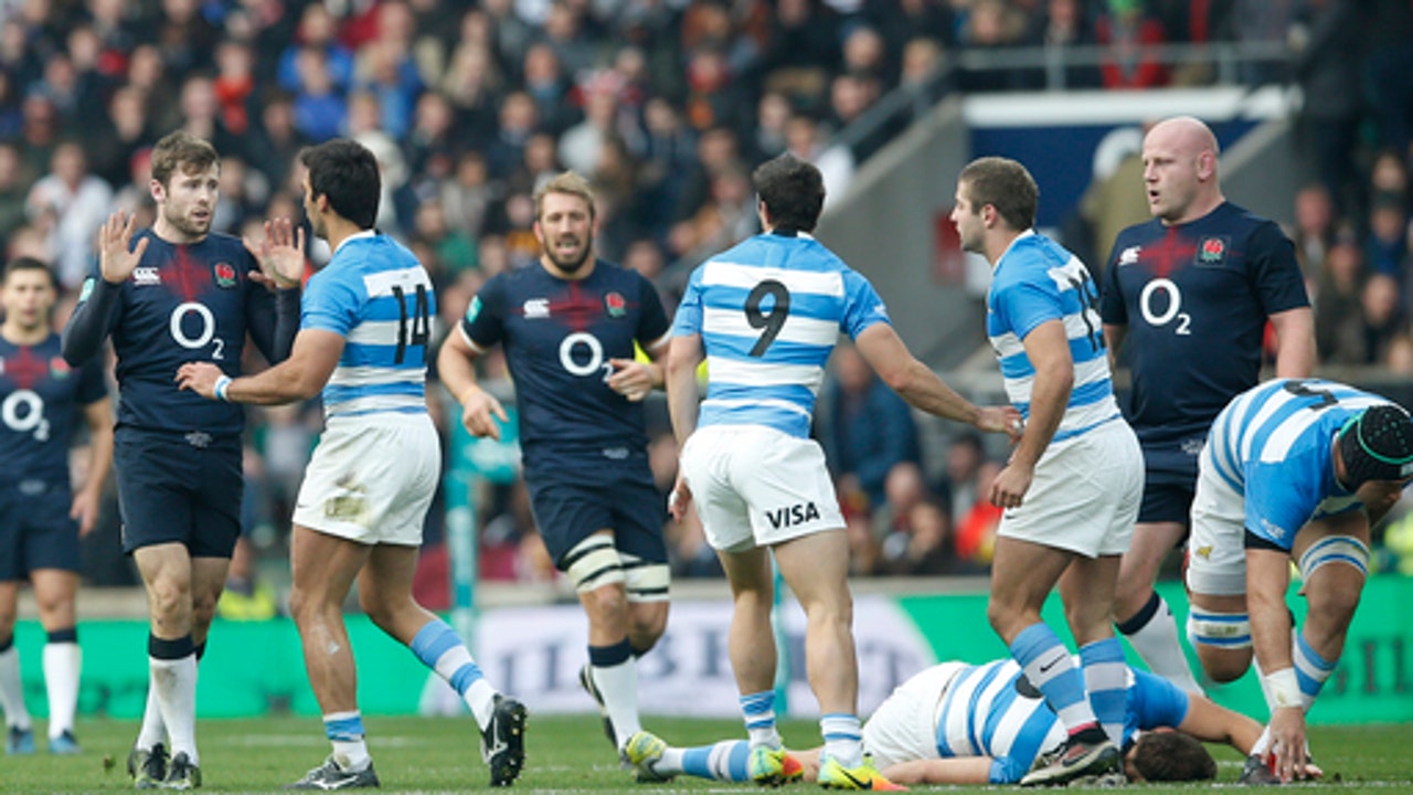 England beats Argentina 27-14 despite early sending-off